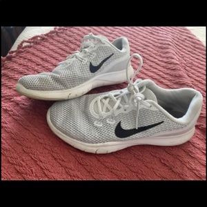 Nike tennis shoes